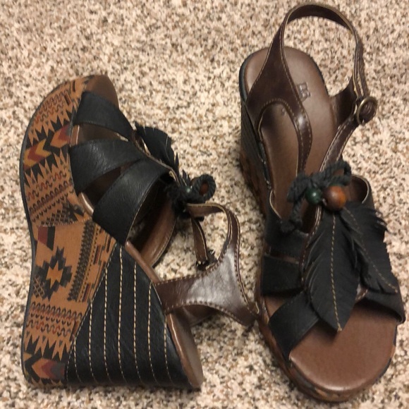 Aztec inspired wedges - Picture 3 of 4
